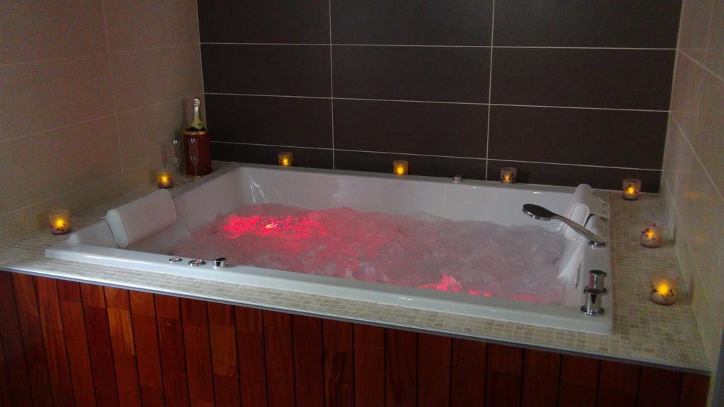Le Clos Des Tilleuls La Vendelee Ruang foto