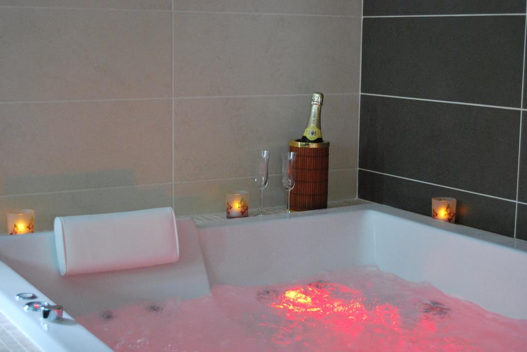 Le Clos Des Tilleuls La Vendelee Ruang foto